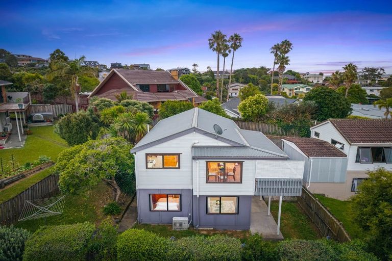 Photo of property in 58b William Bayes Place, Red Beach, 0932