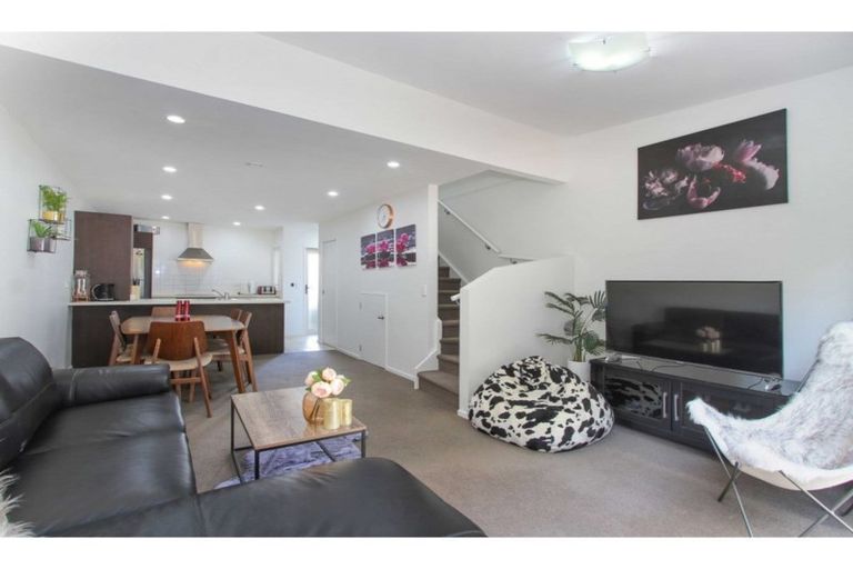 Photo of property in 3/206 Manuka Road, Bayview, Auckland, 0629