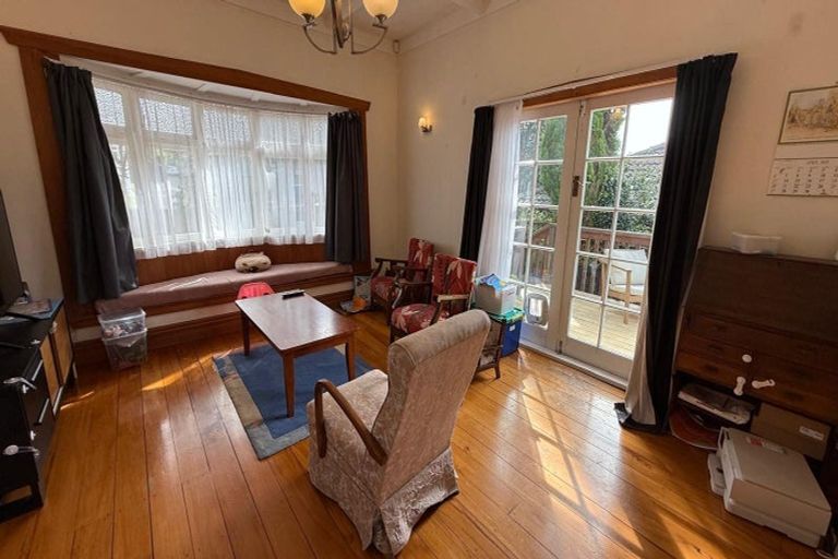 Photo of property in 13a Irirangi Road, Greenlane, Auckland, 1061