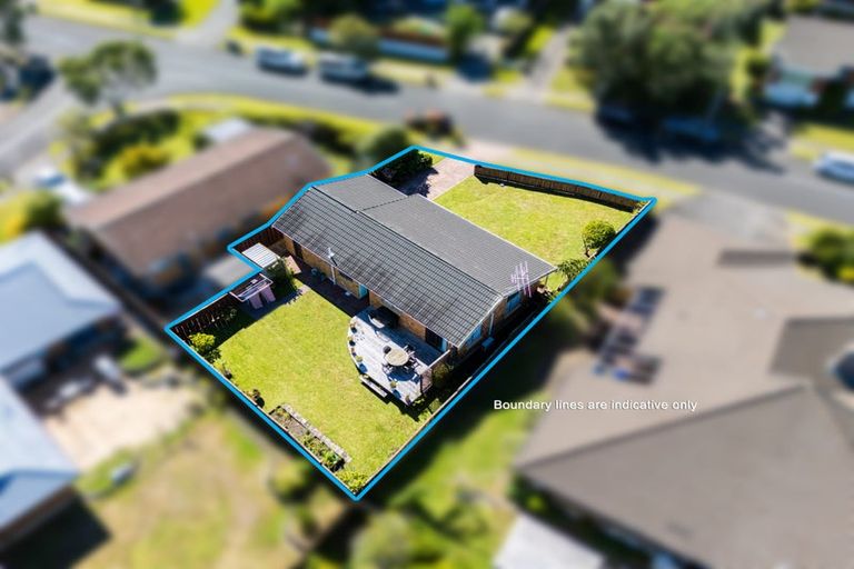 Photo of property in 4 Chablis Place, Henderson, Auckland, 0612