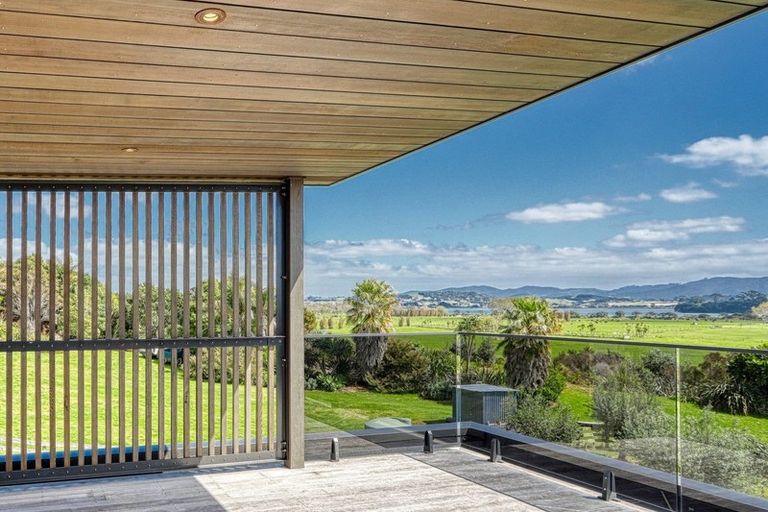 Photo of property in 96 Tern Point, Mangawhai, 0975