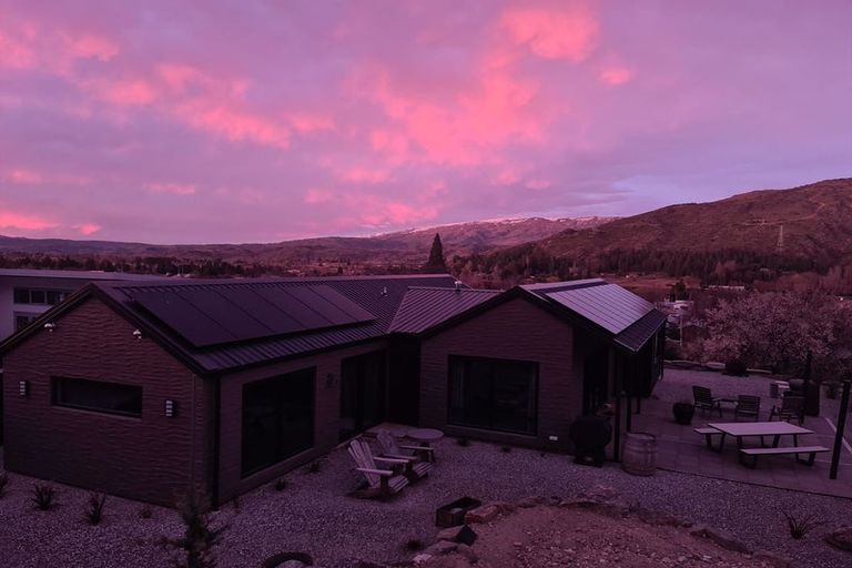 Photo of property in 30 Naylor Street, Clyde, 9330