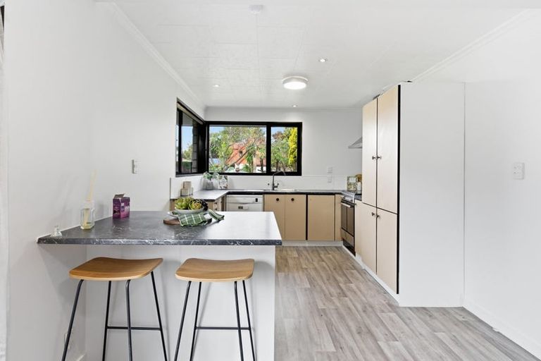 Photo of property in 16 Fernbrook Place, Mairehau, Christchurch, 8013