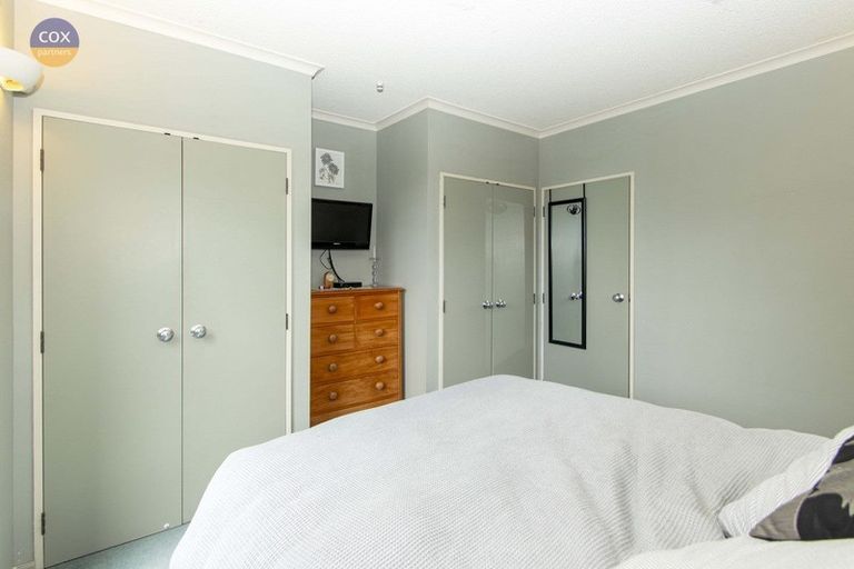 Photo of property in 43 Coote Road, Bluff Hill, Napier, 4110