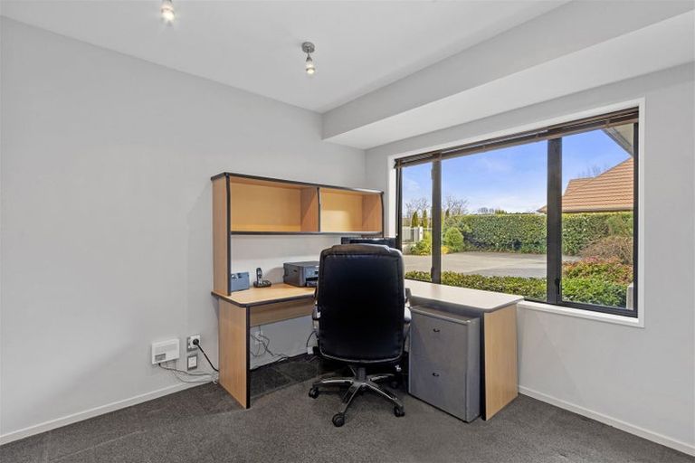 Photo of property in 4 Westall Lane, Avonhead, Christchurch, 8042