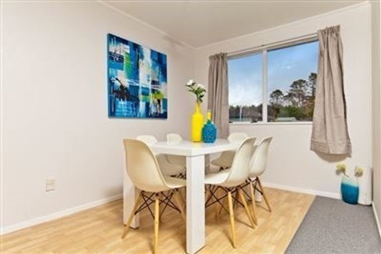 Photo of property in 1/22 Karepo Crescent, Ranui, Auckland, 0612