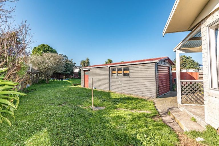 Photo of property in 112 Hinau Street, Castlecliff, Whanganui, 4501