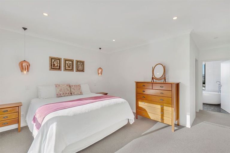 Photo of property in 8 The Track, Plimmerton, Porirua, 5026