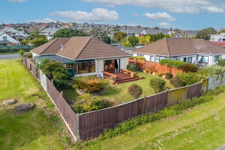 Photo of property in 2/55 Aviemore Drive, Highland Park, Auckland, 2010