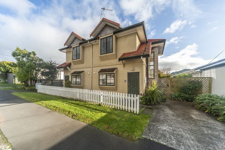 Photo of property in 30 Firth Terrace, Karori, Wellington, 6012