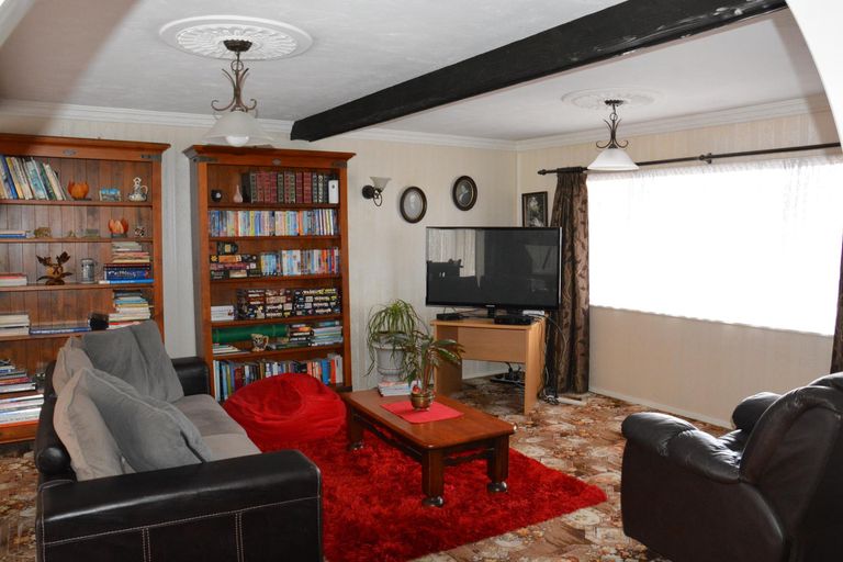 Photo of property in 55 Branch Road, Highlands Park, New Plymouth, 4312