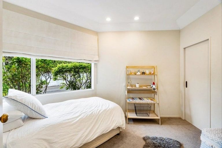 Photo of property in 12 Shortland Place, Havelock North, 4130