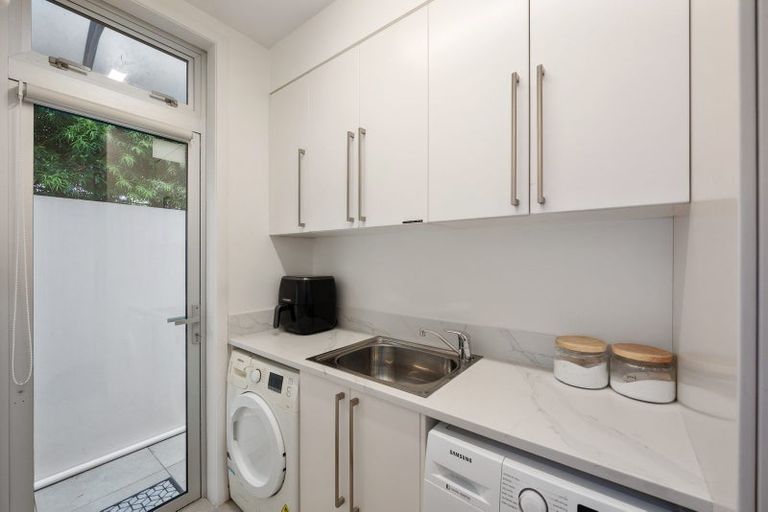 Photo of property in 8 Sylvan Park Avenue, Milford, Auckland, 0620