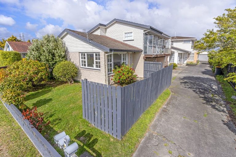 Photo of property in 1/11 Division Street, Riccarton, Christchurch, 8041