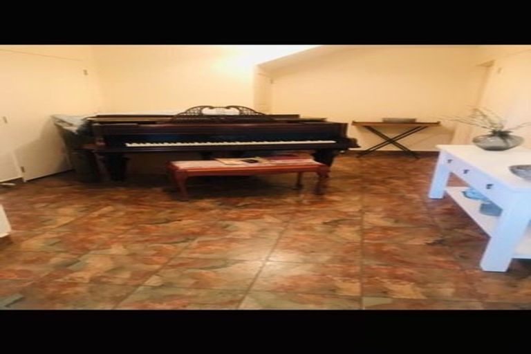 Photo of property in 370 Tararua Road, Levin, 5571