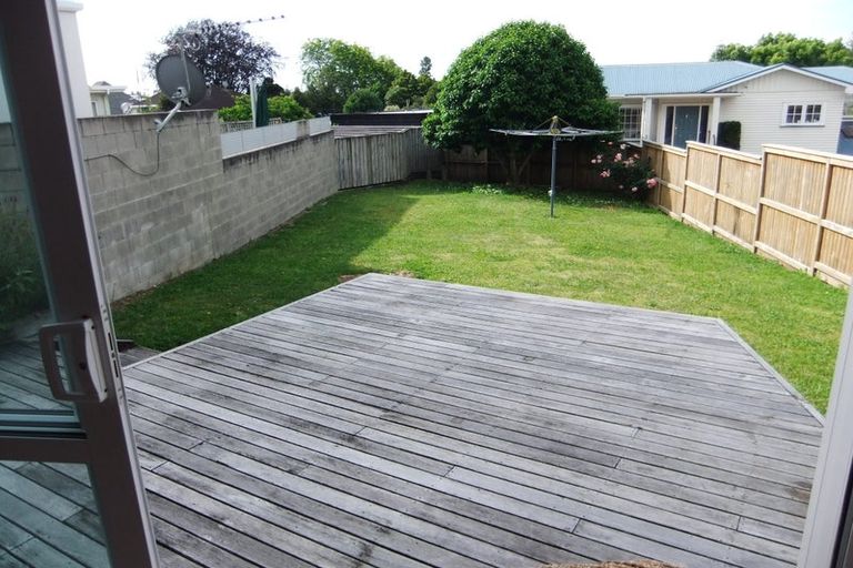 Photo of property in 32 Lake Crescent, Hamilton Lake, Hamilton, 3204