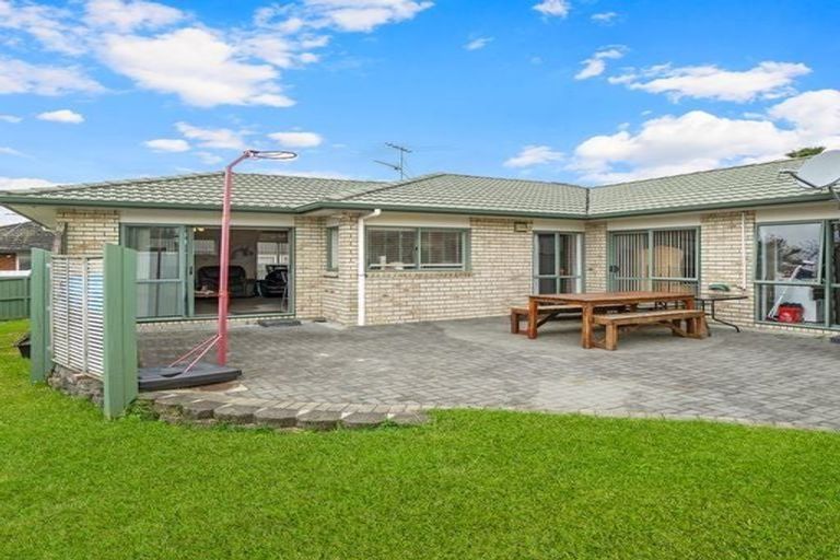 Photo of property in 16 Castlehill Court, Wattle Downs, Auckland, 2103