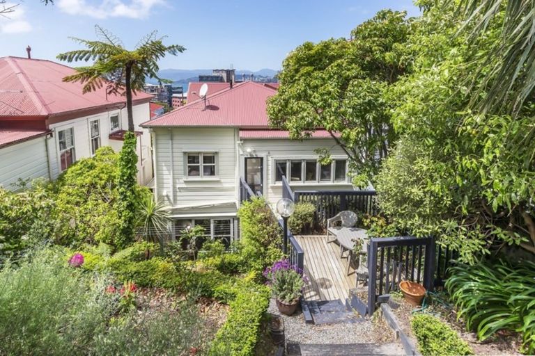 Photo of property in 20 Talavera Terrace, Kelburn, Wellington, 6012