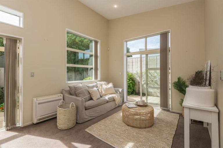 Photo of property in 4/43 Main Road, Redcliffs, Christchurch, 8081