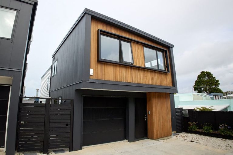 Photo of property in 36b Eastern Beach Road, Bucklands Beach, Auckland, 2012