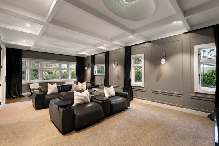 Photo of property in 39 Maungakiekie Avenue, Greenlane, Auckland, 1051