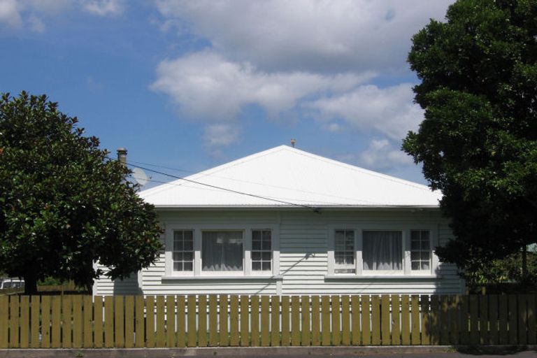 Photo of property in 109 Calliope Road, Stanley Point, Auckland, 0624