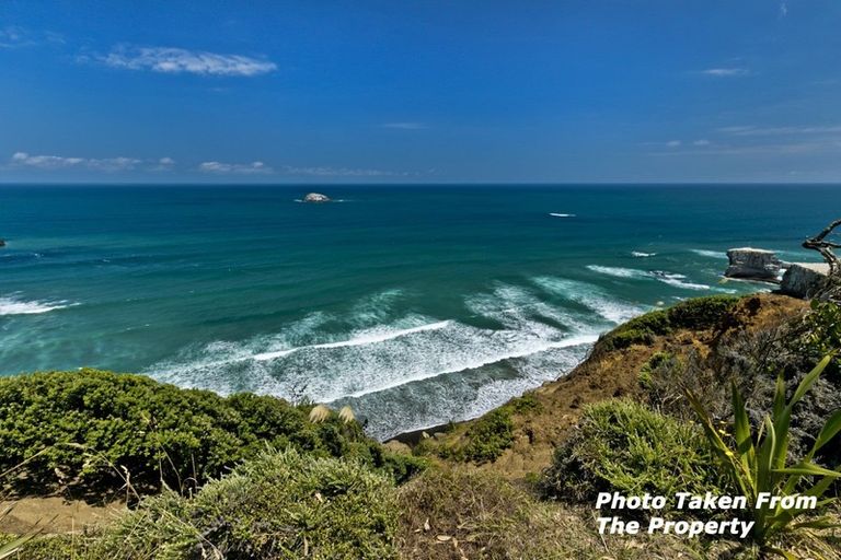 Photo of property in 43 Waitea Road, Muriwai, Waimauku, 0881