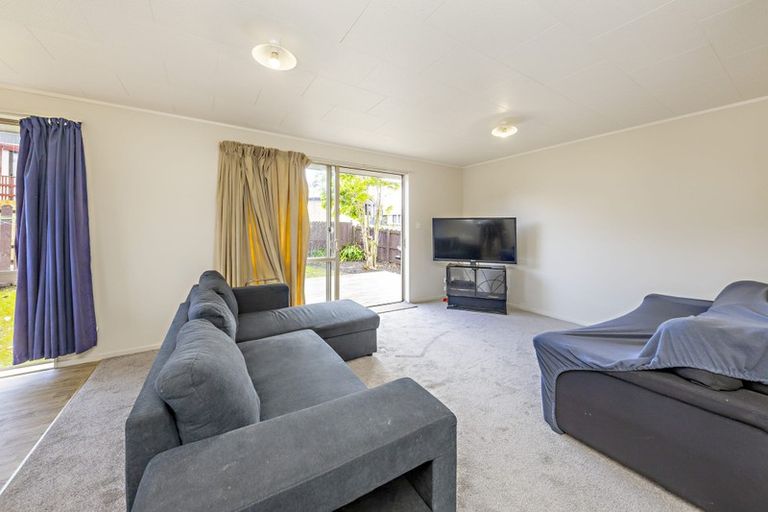 Photo of property in 1/16 Nearco Street, Randwick Park, Auckland, 2105