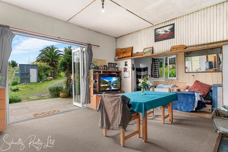 Photo of property in 227 Mountain Road, Maungaturoto, 0587