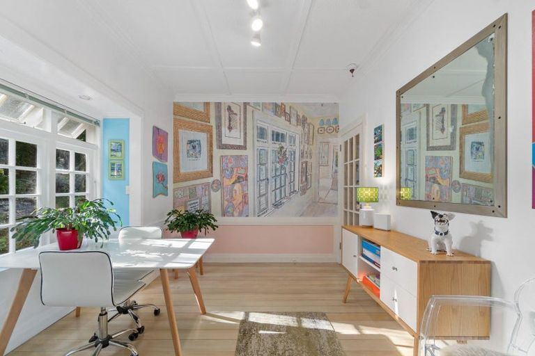 Photo of property in 319 Huia Road, Titirangi, Auckland, 0604