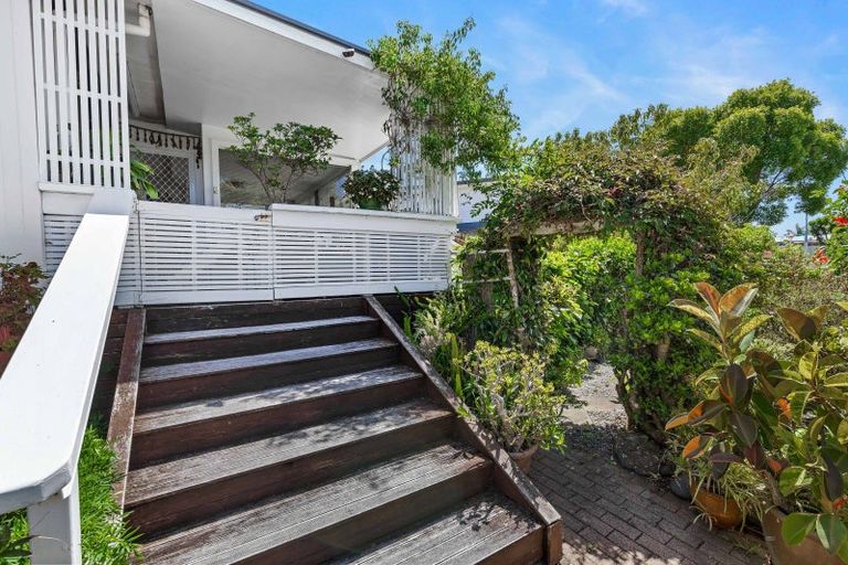 Photo of property in 15 Marinich Drive, Ranui, Auckland, 0612
