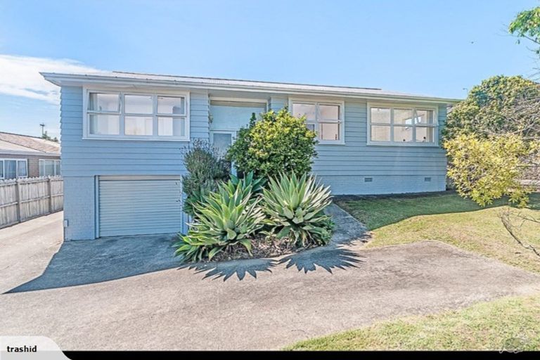 Photo of property in 65 Ridge Road, Howick, Auckland, 2014