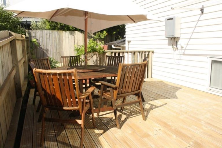 Photo of property in 30b Seacliffe Road, Hillsborough, Auckland, 1042