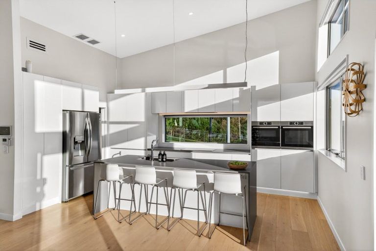 Photo of property in 73 Warman Road, Okura, Albany, 0792