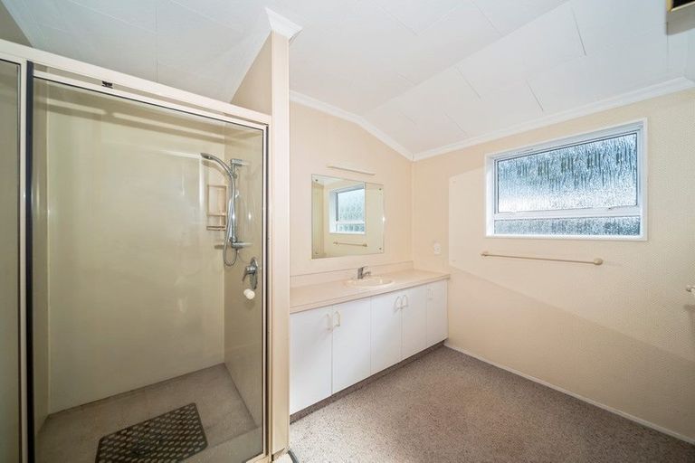 Photo of property in 4 Massey Street, Westown, New Plymouth, 4310