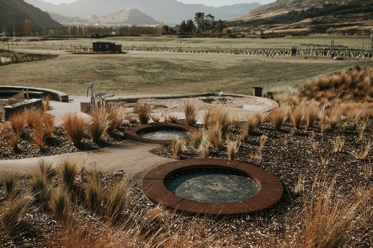 Photo of property in 9 Plough Street, Jacks Point, 9371