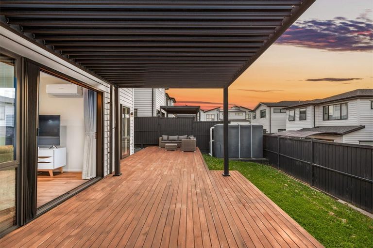 Photo of property in 17 Gecko Road, Hobsonville, Auckland, 0616