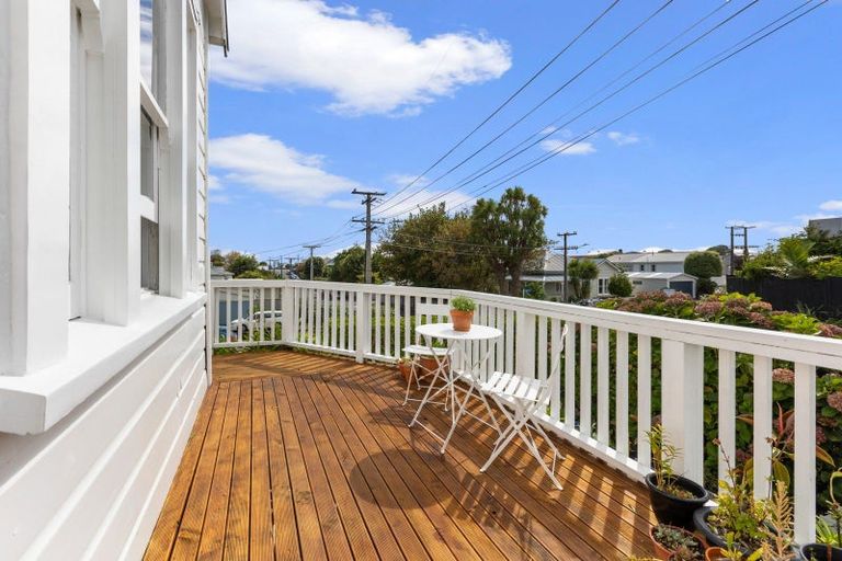 Photo of property in 54 Belt Road, New Plymouth, 4310