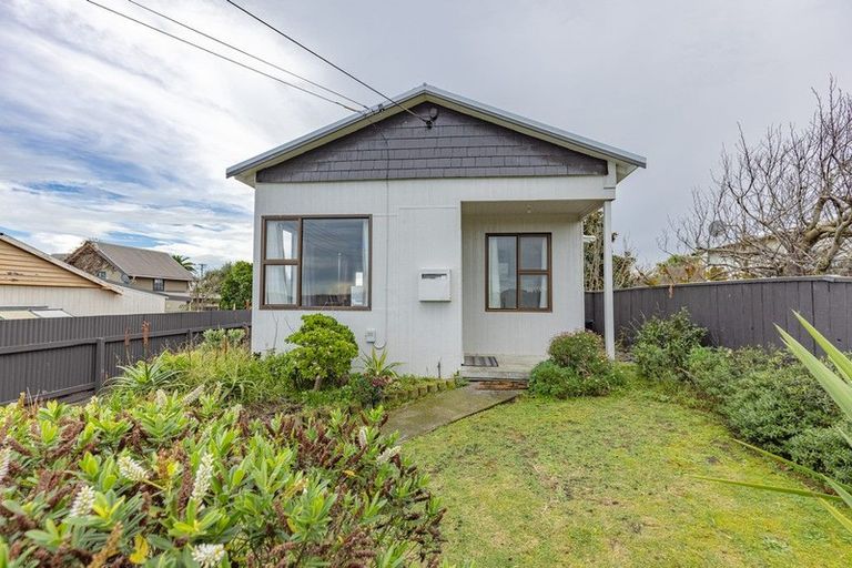 Photo of property in 9 Manuka Street, Castlecliff, Whanganui, 4501