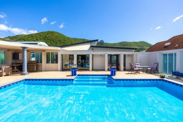 Photo of property in 29 Beach Road, Waikawa, Picton, 7220