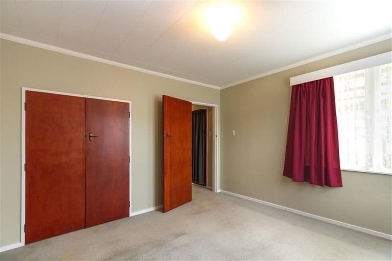 Photo of property in 6a Hollows Crescent, Takaro, Palmerston North, 4412