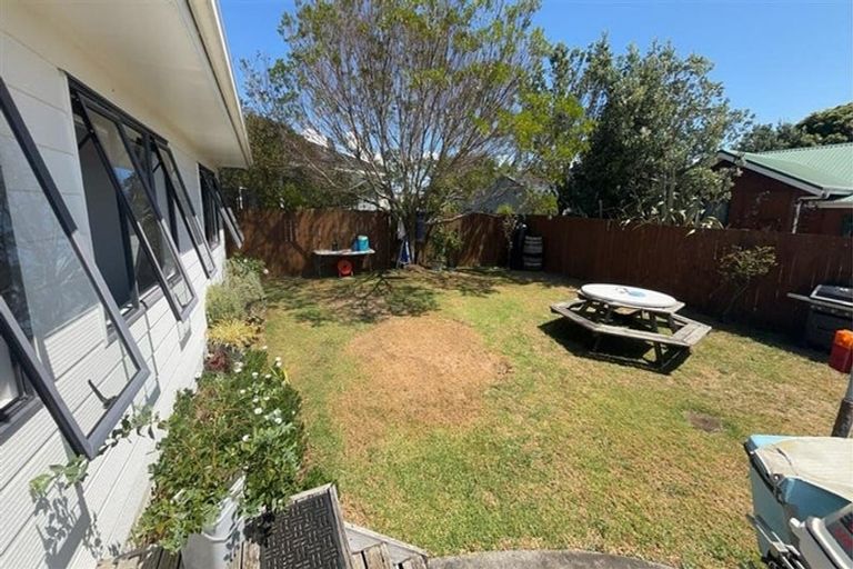 Photo of property in 23b Crispe Road, Clarks Beach, 2122