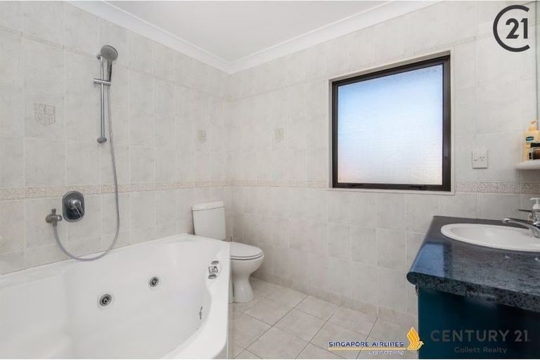 Photo of property in 2/49 College Road, Northcote, Auckland, 0627