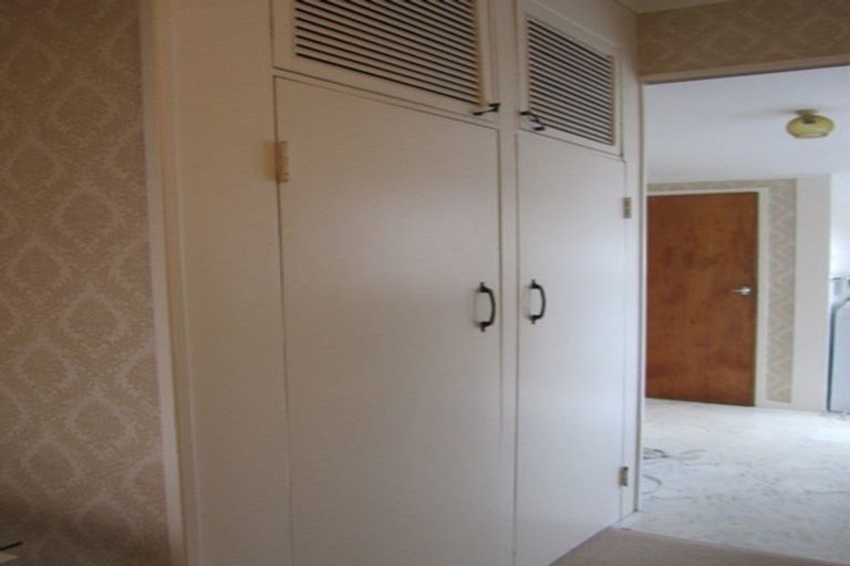 Photo of property in 51 Peach Road, Glenfield, Auckland, 0629