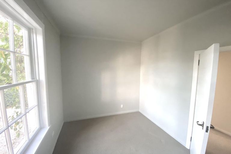 Photo of property in 2 Saint Leonards Road, Hauraki, Auckland, 0622