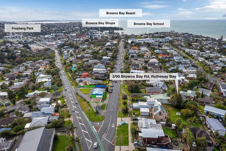 Photo of property in 2/90 Browns Bay Road, Rothesay Bay, Auckland, 0630