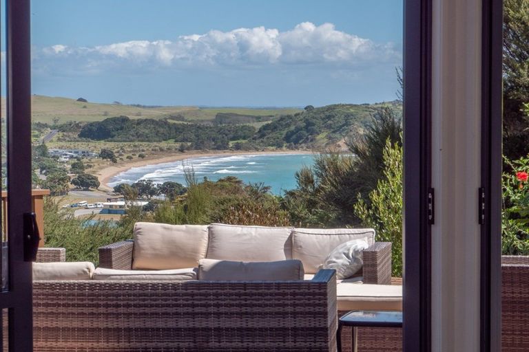 Photo of property in 97 Stratford Drive, Cable Bay, 0420