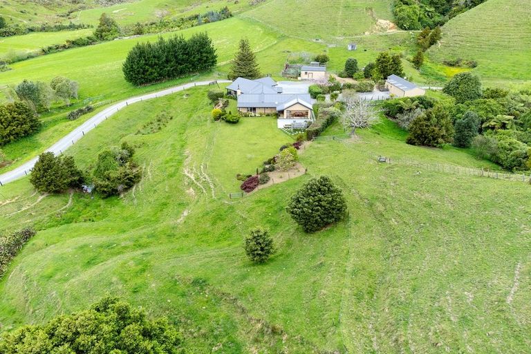 Photo of property in 122 Mickell Road, Hautere, Otaki, 5582