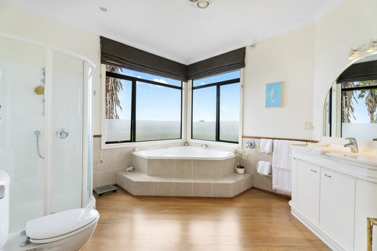 Photo of property in 36 Beauvoir Avenue, Matakatia, Whangaparaoa, 0930