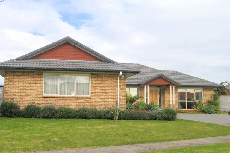 Photo of property in 4 Brosna Place, East Tamaki, Auckland, 2016